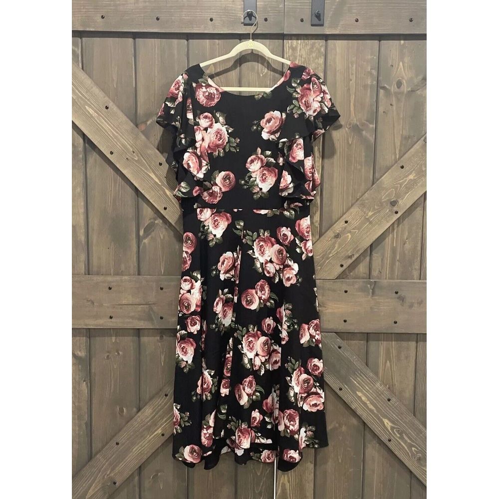 Suzanne Betro Black with Floral Roses Short Sleeves Maxi Dress Size 1X